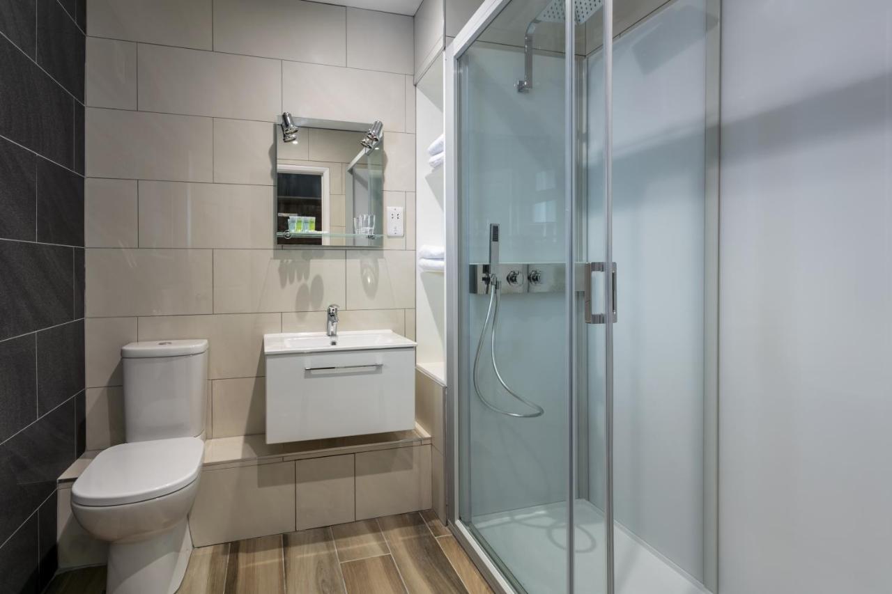 Roydon Marina Village Hotel Dış mekan fotoğraf