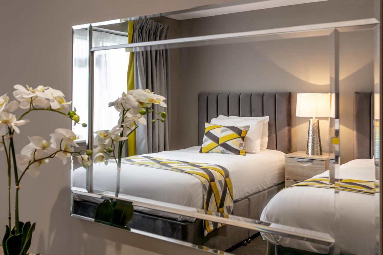 Roydon Marina Village Hotel Dış mekan fotoğraf