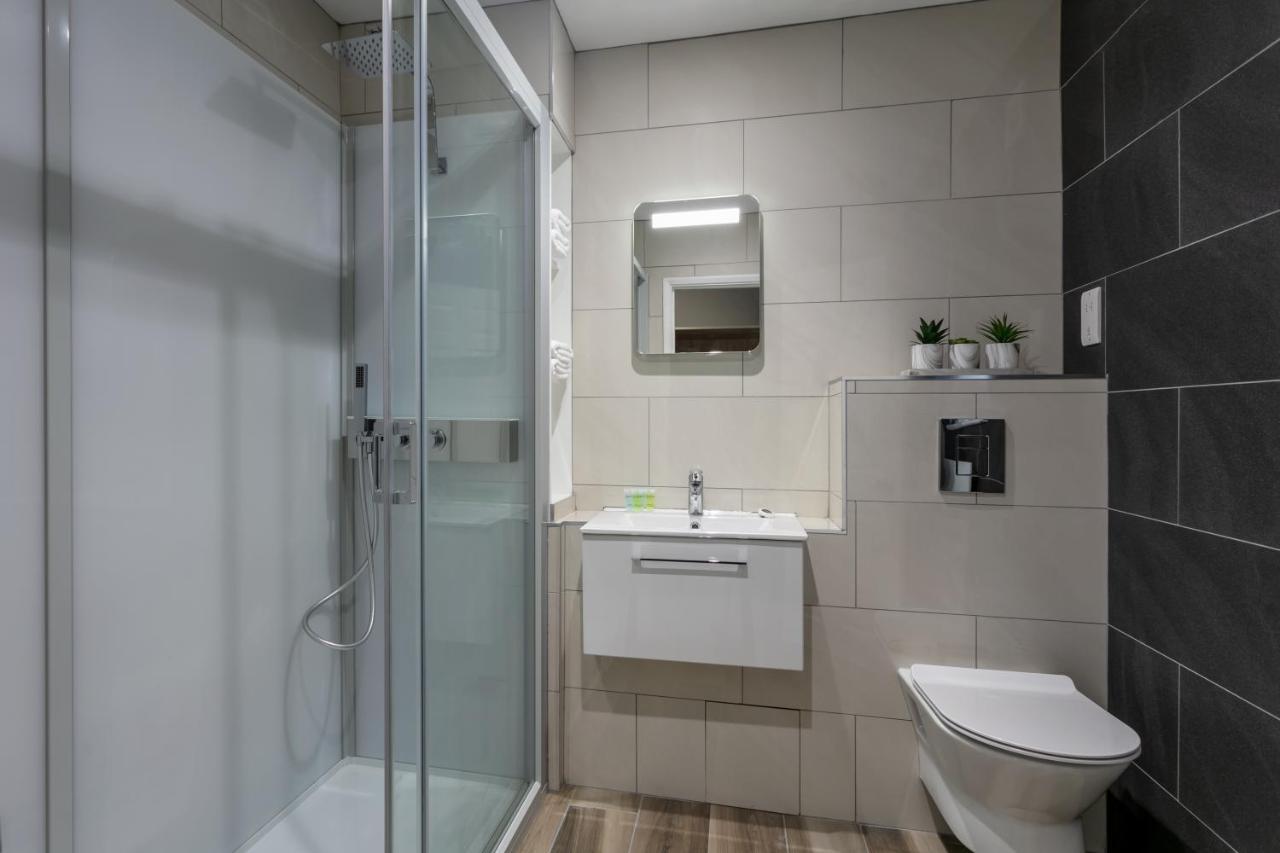 Roydon Marina Village Hotel Dış mekan fotoğraf