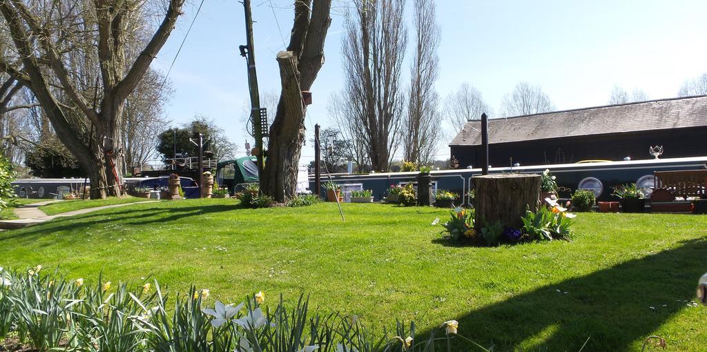 Roydon Marina Village Hotel Oda fotoğraf