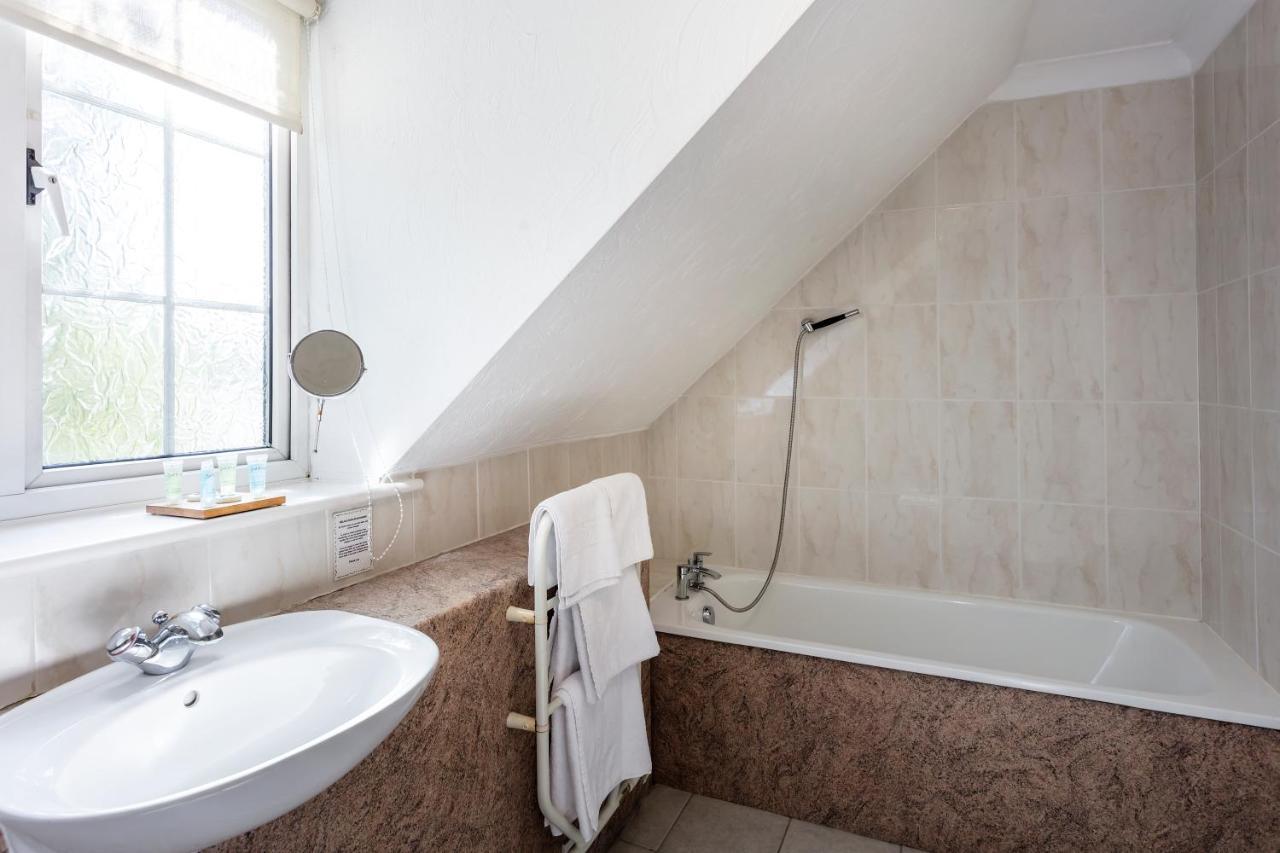 Roydon Marina Village Hotel Dış mekan fotoğraf