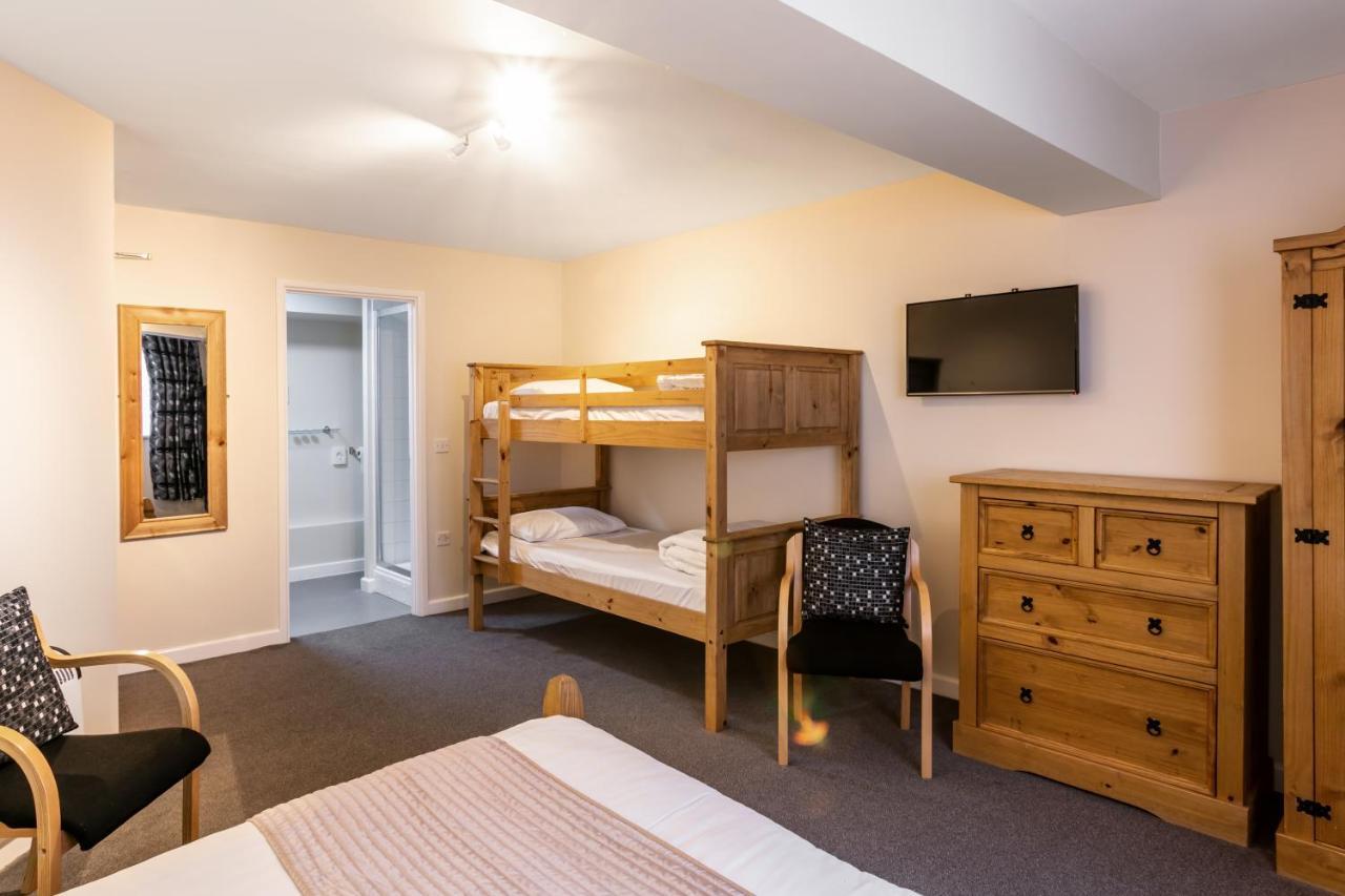 Roydon Marina Village Hotel Dış mekan fotoğraf