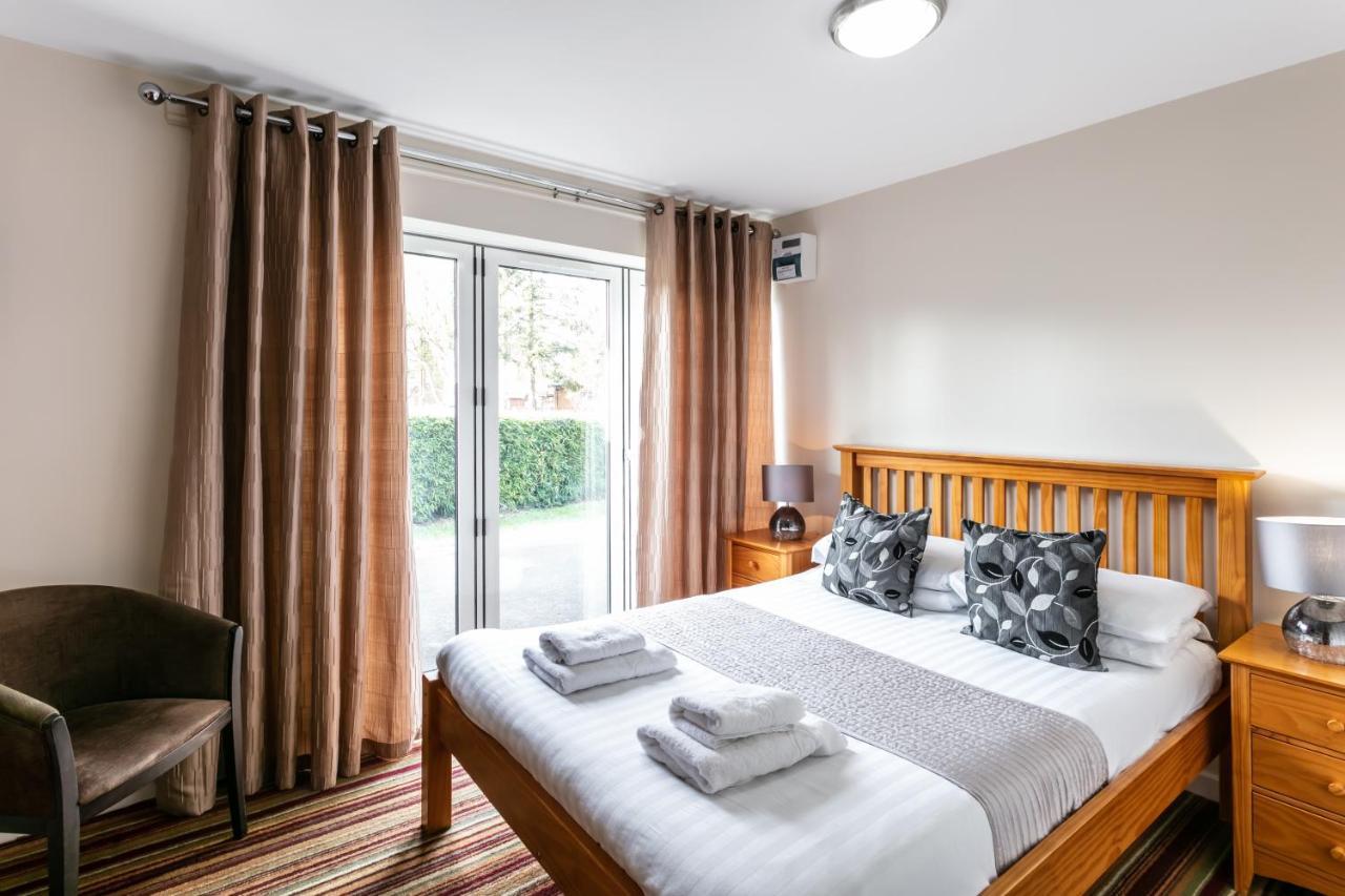 Roydon Marina Village Hotel Dış mekan fotoğraf