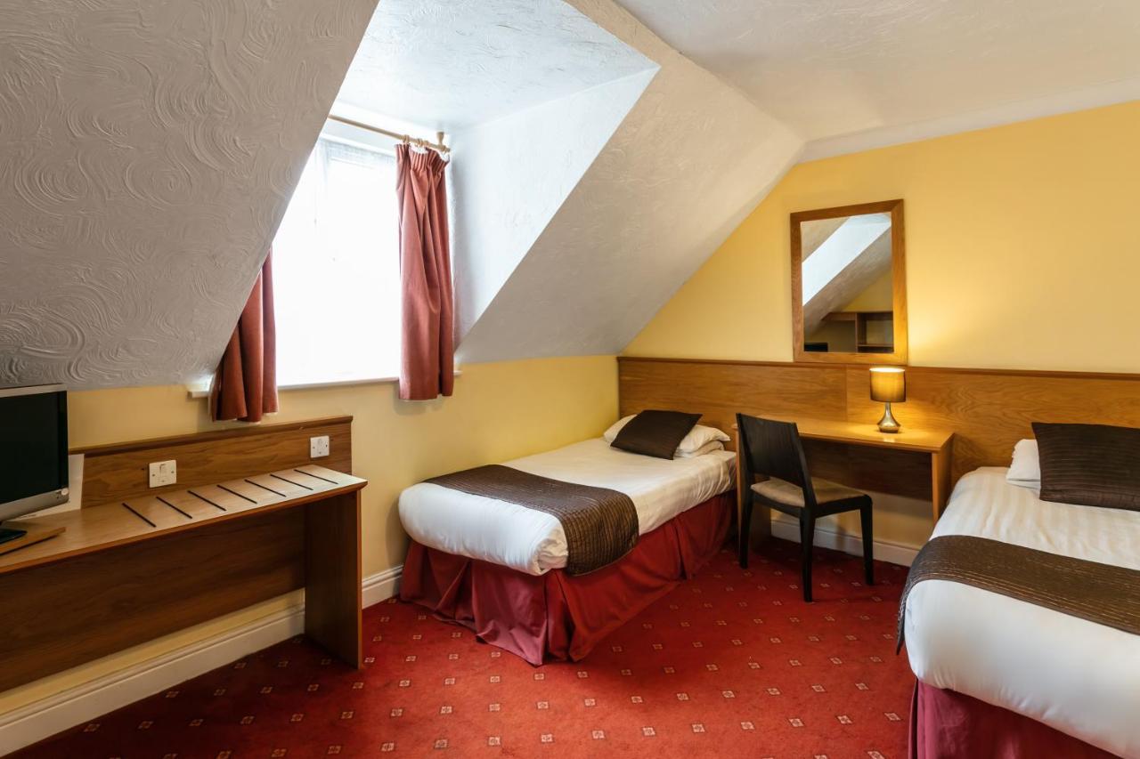 Roydon Marina Village Hotel Dış mekan fotoğraf