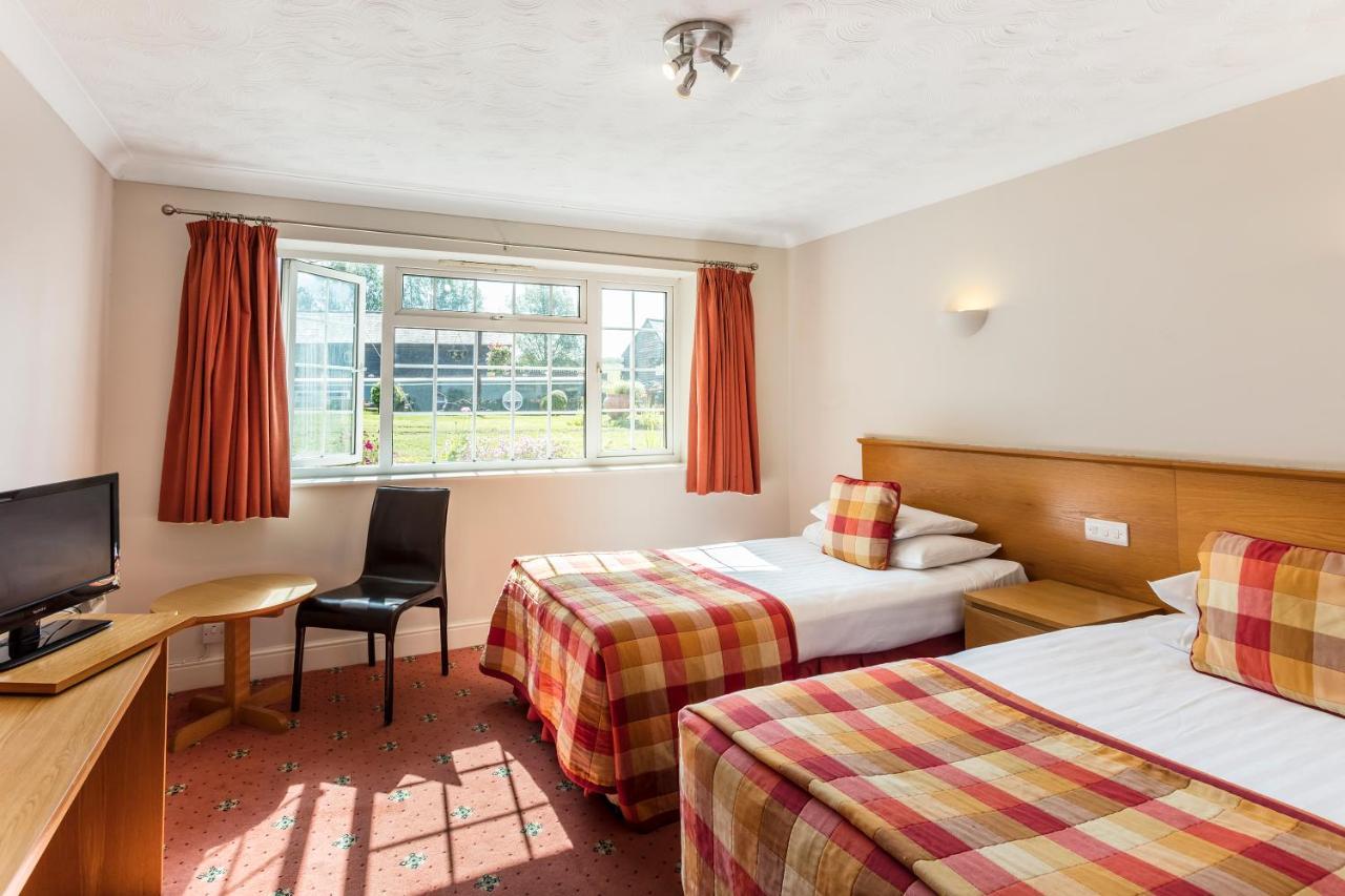 Roydon Marina Village Hotel Dış mekan fotoğraf