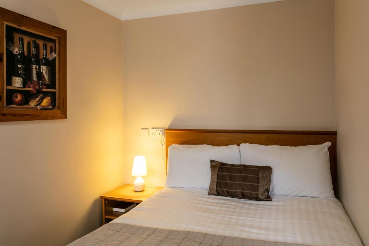 Roydon Marina Village Hotel Dış mekan fotoğraf