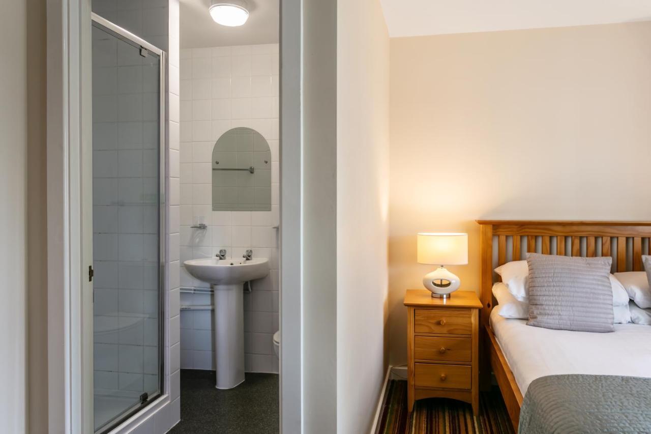 Roydon Marina Village Hotel Dış mekan fotoğraf