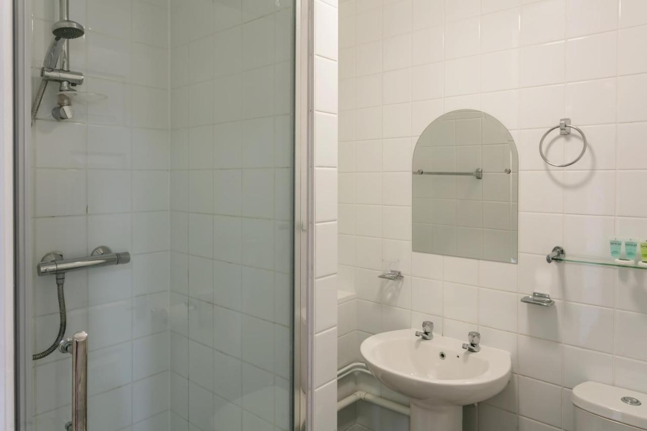 Roydon Marina Village Hotel Dış mekan fotoğraf