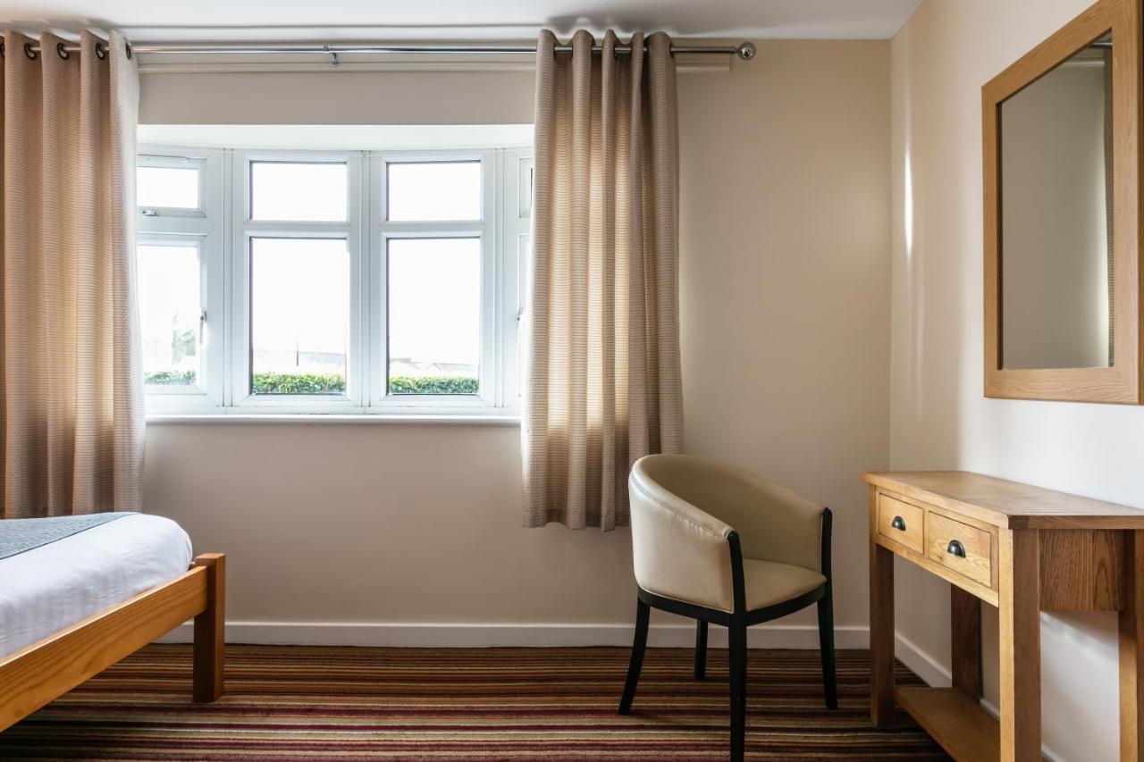 Roydon Marina Village Hotel Dış mekan fotoğraf